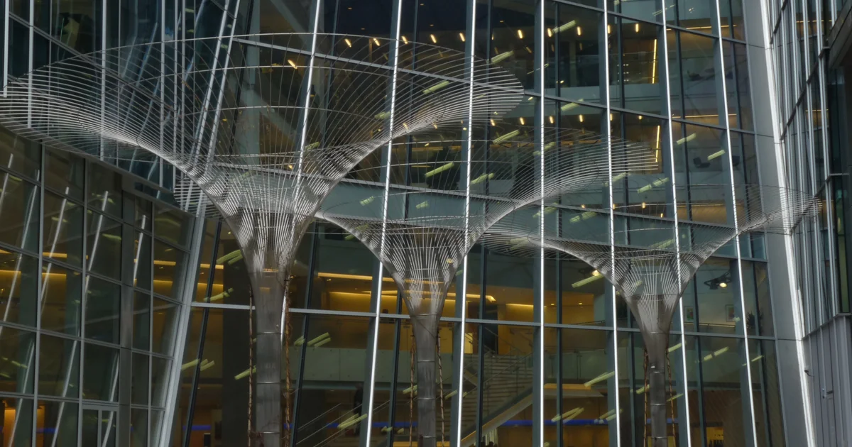 15 Canada Square, KPMG's headquarters building in Canary Wharf, London, photographed from street level.